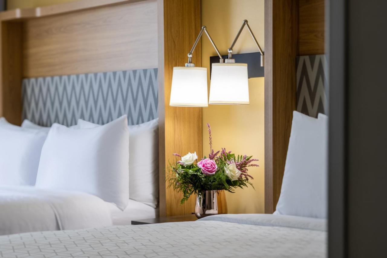 Holiday Inn - Long Island - Islip Arpt East By Ihg Holtsville Exteriér fotografie